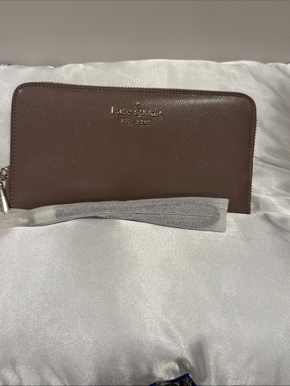 NWT kate spade Saffiano Zip-Around Wallet gray/brown